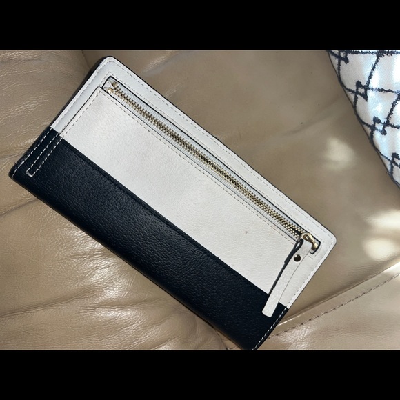 Kate Spade Wallet - Picture 3 of 3